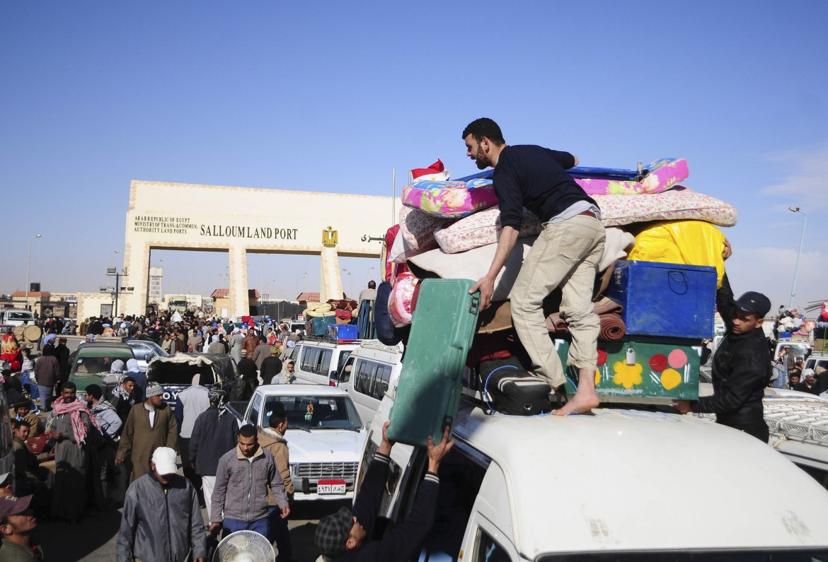 Sisi e Haftar puntano sul business  migranti per un attacco in Libia