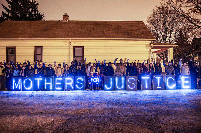 La marcia delle madri a Washington, contro gli omicidi della polizia