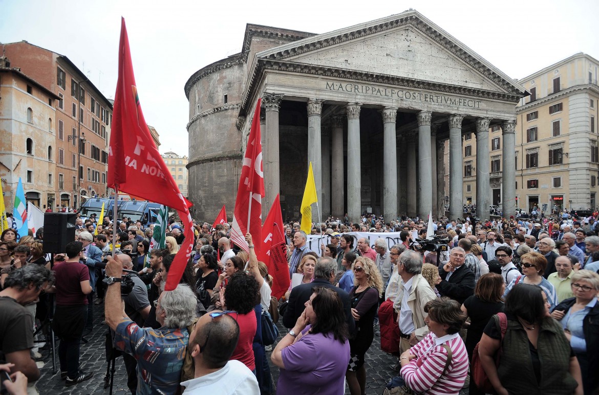 Scuola, i sindacati a muso duro contro Renzi: «Faremo sciopero durante gli scrutini»