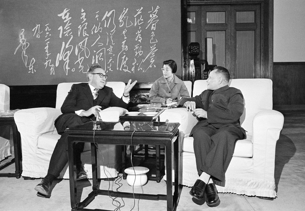 Deng Xiaoping con Kissinger