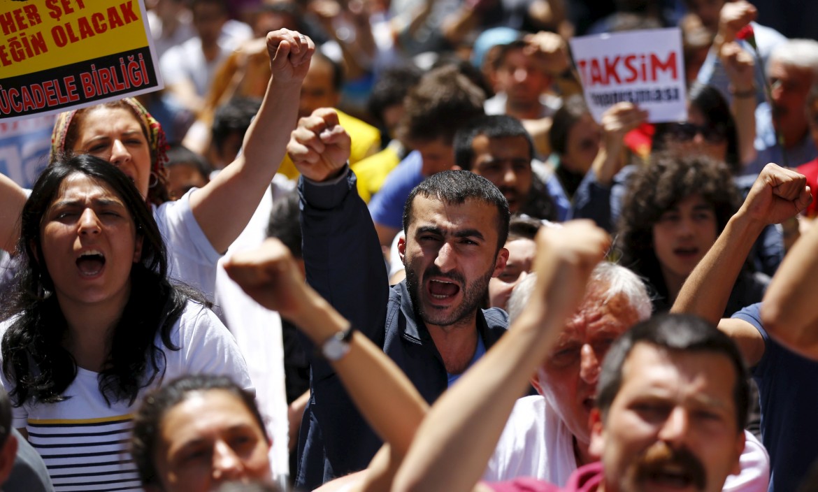 Ankara inventa il reato «terrorismo di Gezi» e arresta 13 persone