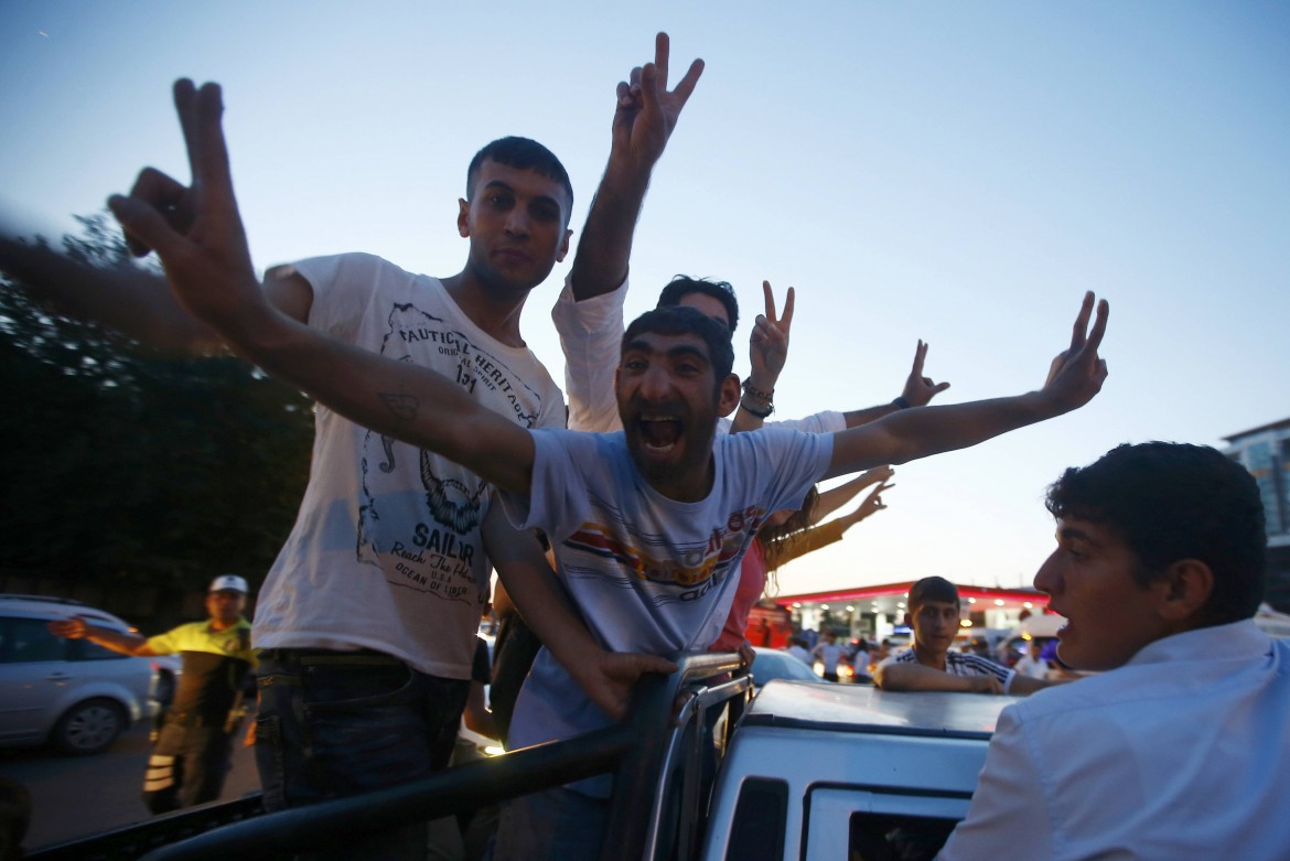 La sinistra filo-kurda fa la festa a Erdogan