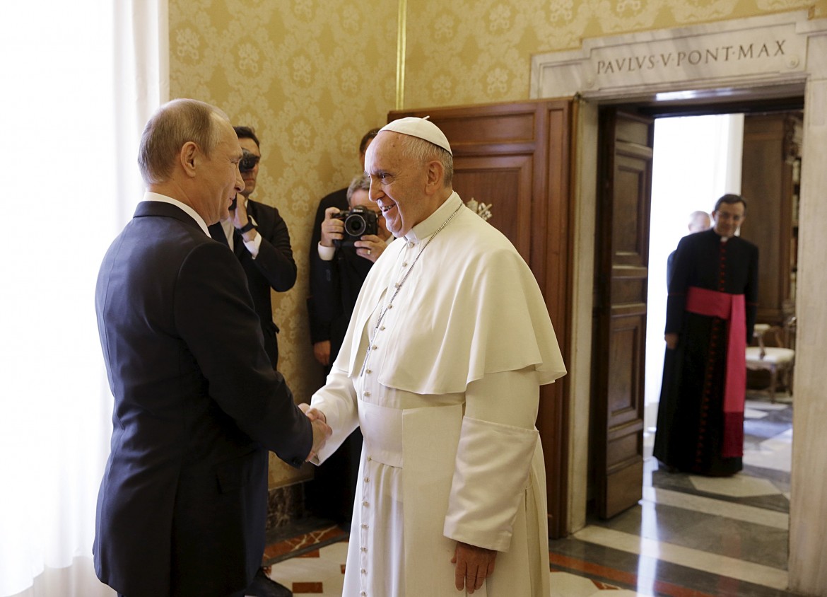 Il papa a Putin: insieme per la pace