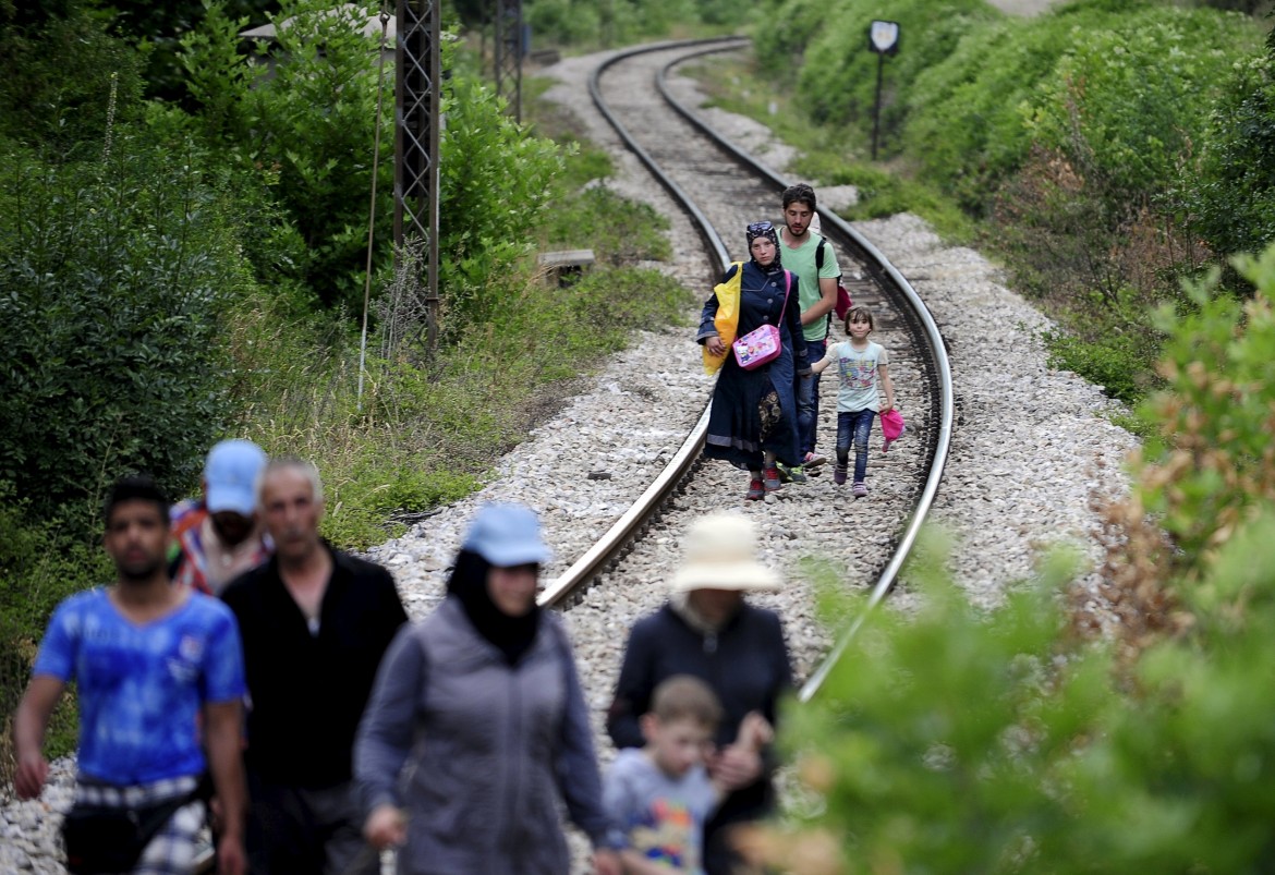 Ungheria, la «barriera» di 175 chilometri entra nella fase esecutiva