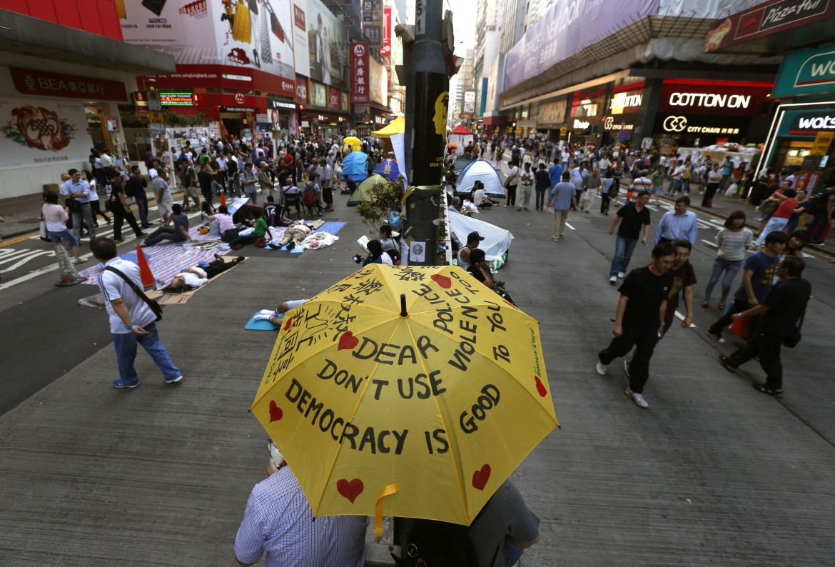 Hong Kong boccia il suffragio voluto da Pechino