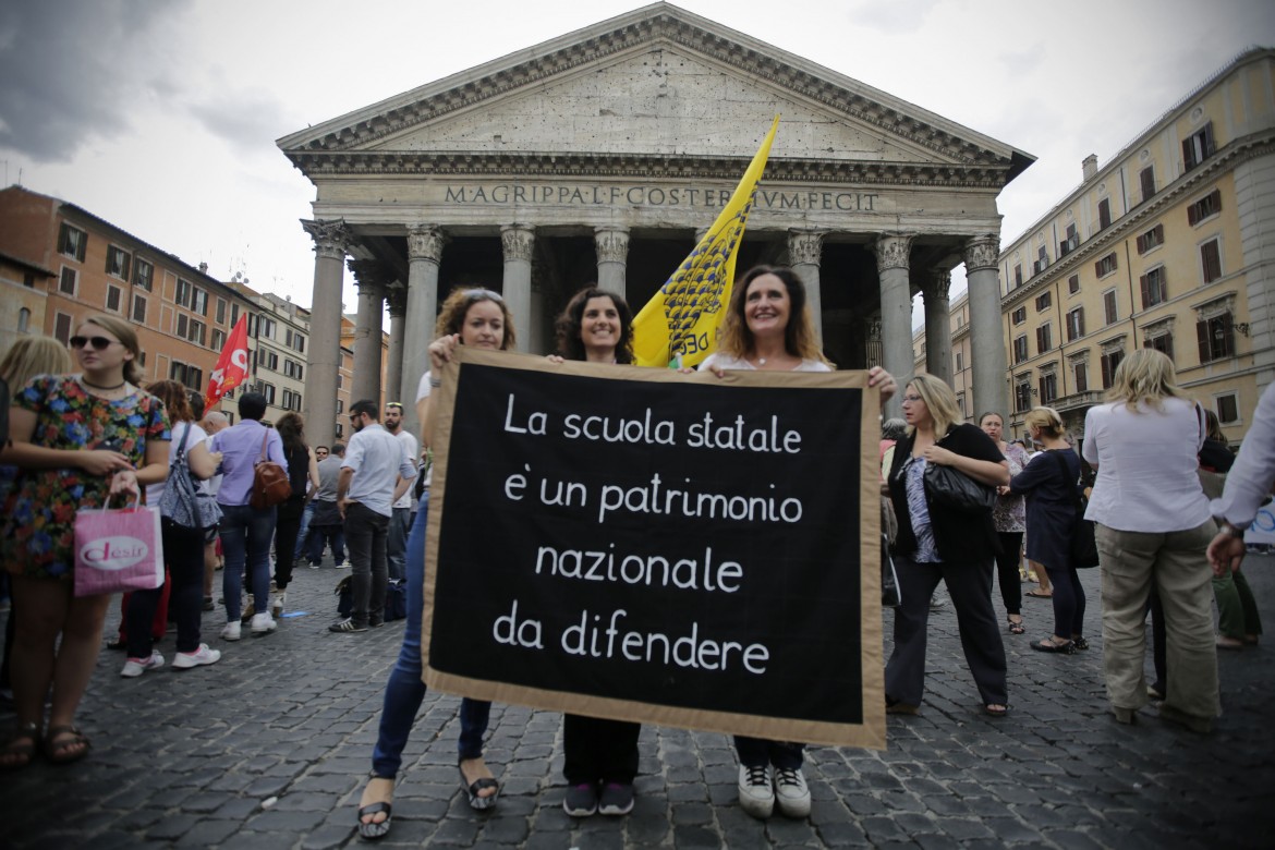 Scuola, l’ultima speranza è Mattarella: «Presidente non firmi questa legge»
