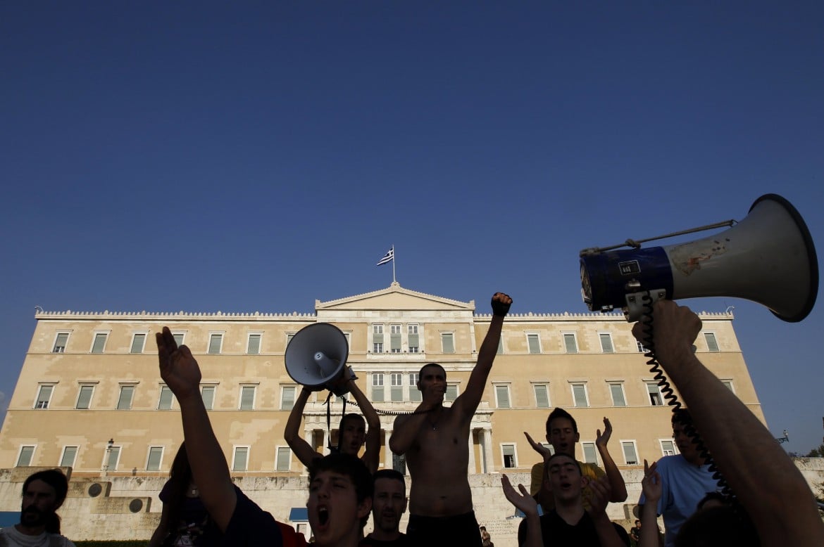 Solidarietà con Atene, in movimento, dalla parte giusta