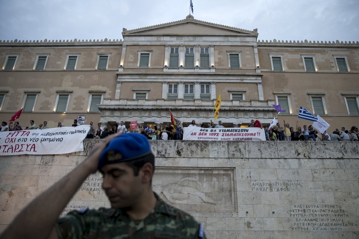 La sfida di Atene all’affondo monetario