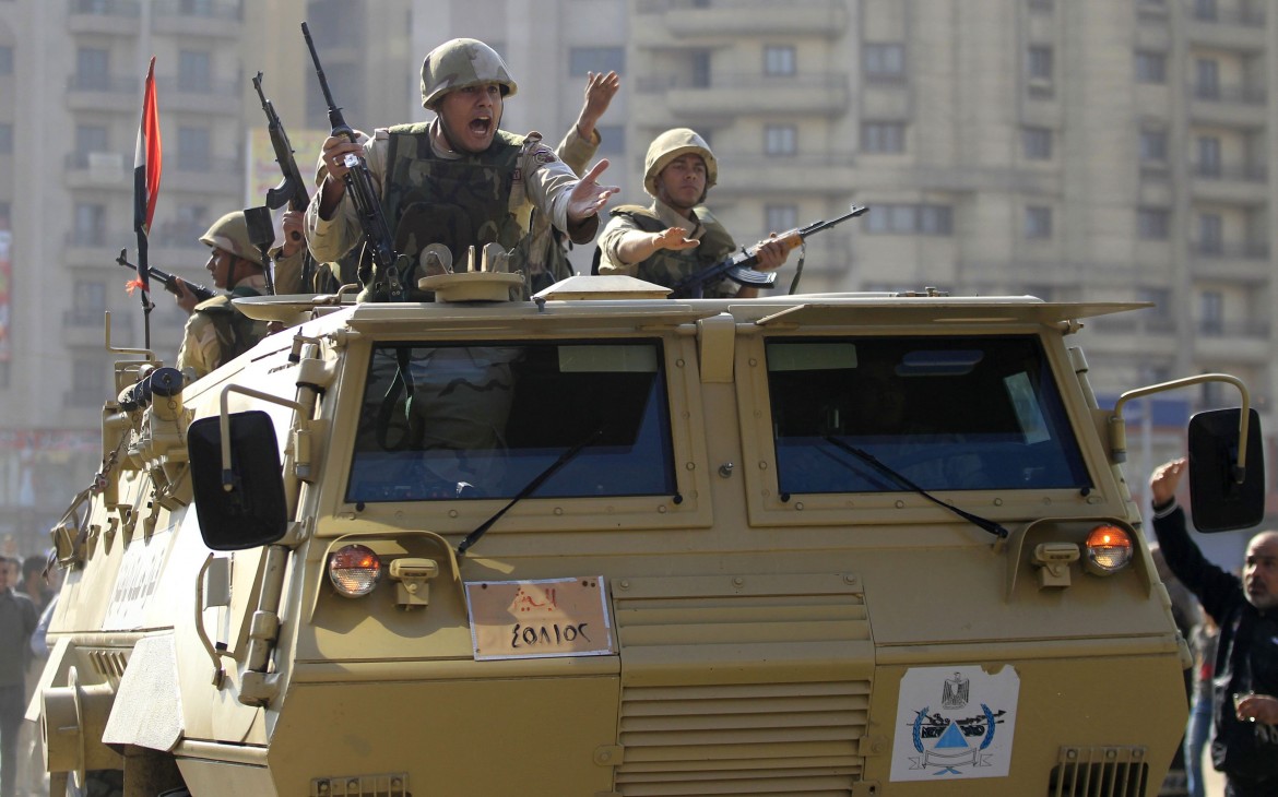 Isis. Attacco in massa nel Sinai, decine di soldati uccisi
