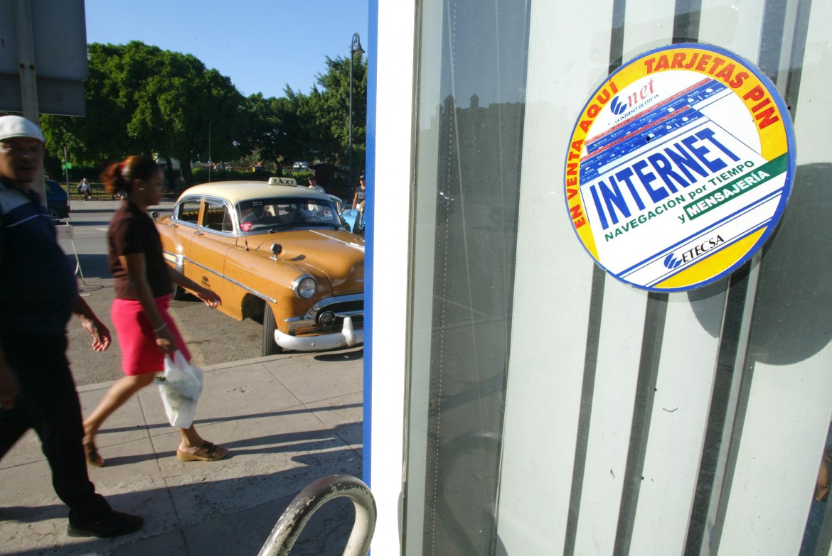 Cuba, al via il Wi fi del pueblo: 35 zone in cui navigare a soli 2 cuc