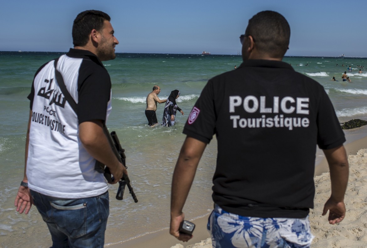 Tunisia, è stato d’emergenza