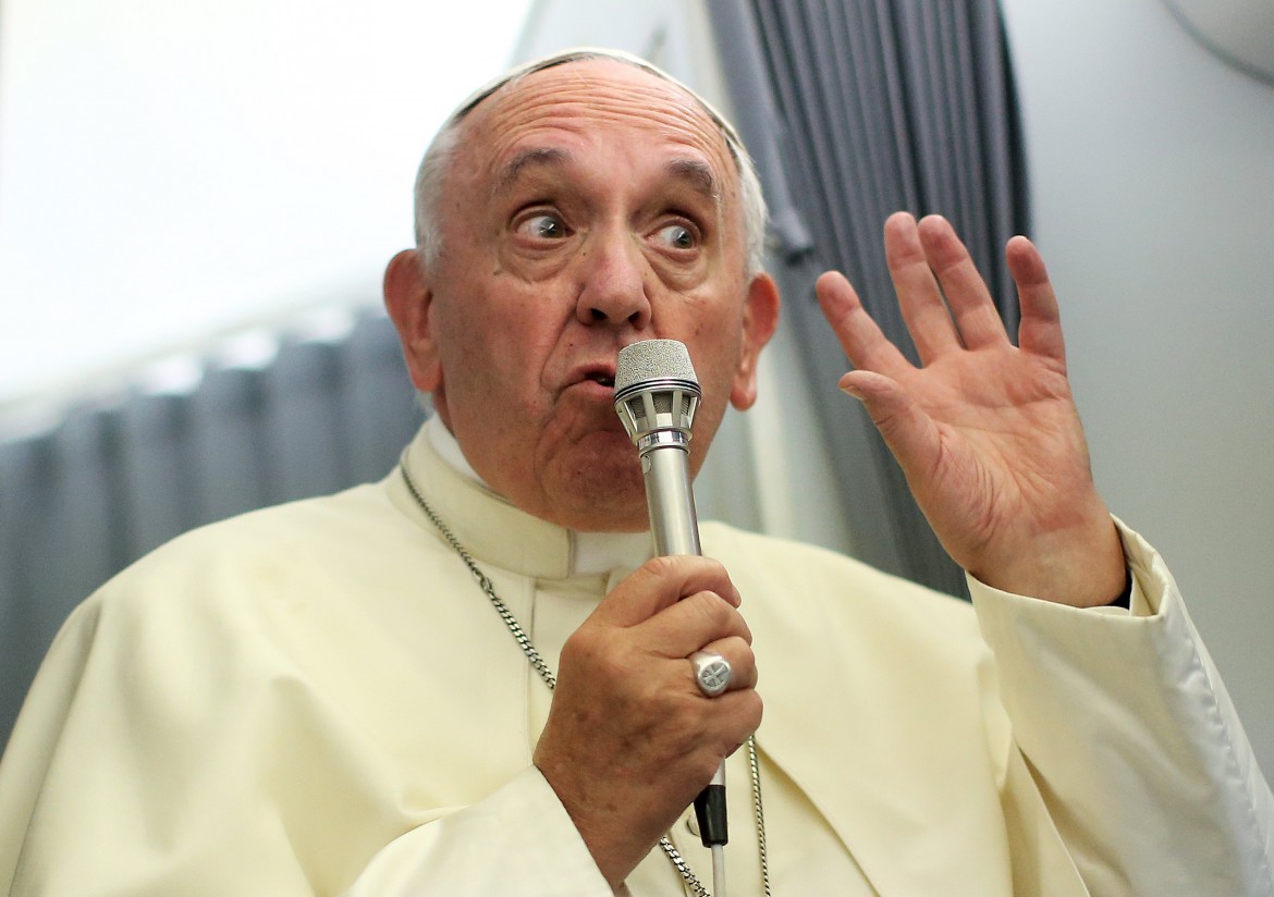 Il papa imbarcato nella “guerra scolastica”