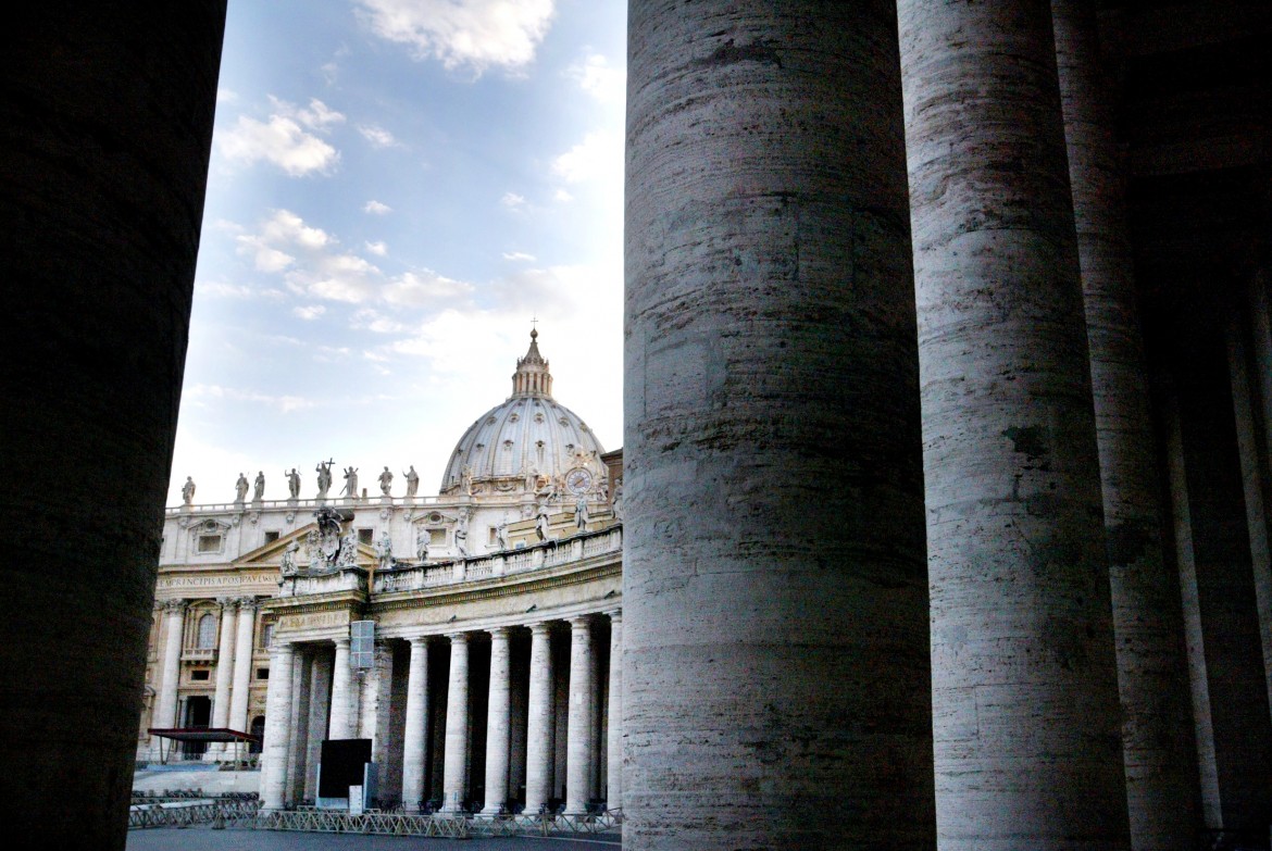 Il Vaticano prova a smorzare i toni: chieste solo alcune correzioni