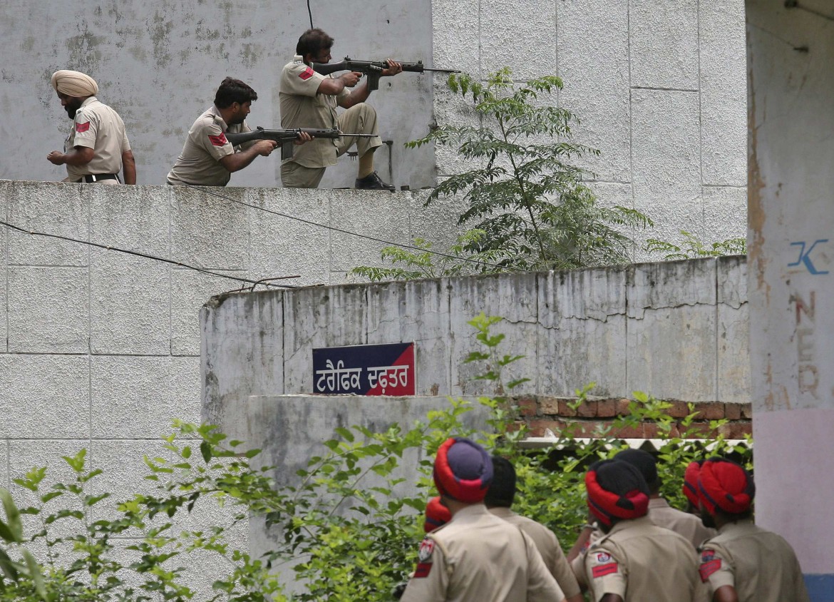Il terrore tocca il Punjab, 10 morti  e una domanda: perché qui?