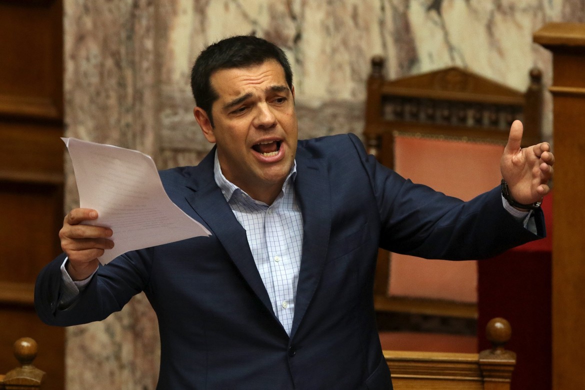Tsipras, sì al congresso Syriza verso la scissione
