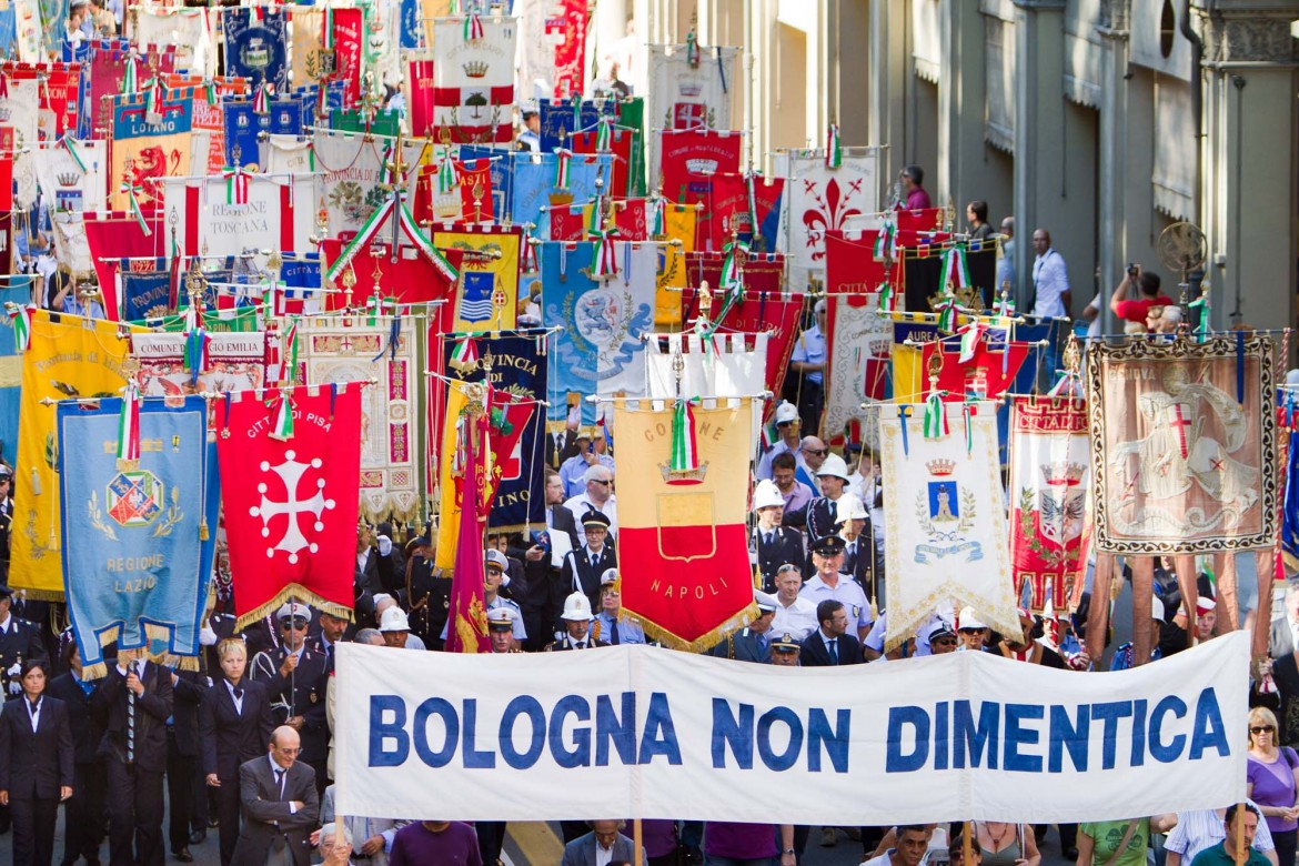Strage di Bologna, il governo evita il confronto con la piazza