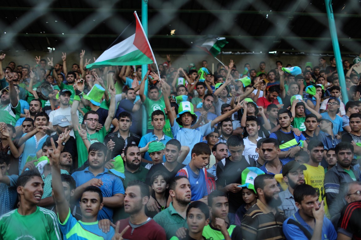 Sul campo di calcio la Palestina sfida Israele e Anp