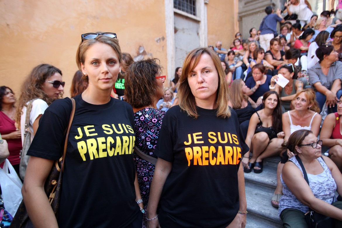 Roma, la protesta delle precarie dei nidi: «Senza contratto blocchiamo il Giubileo»