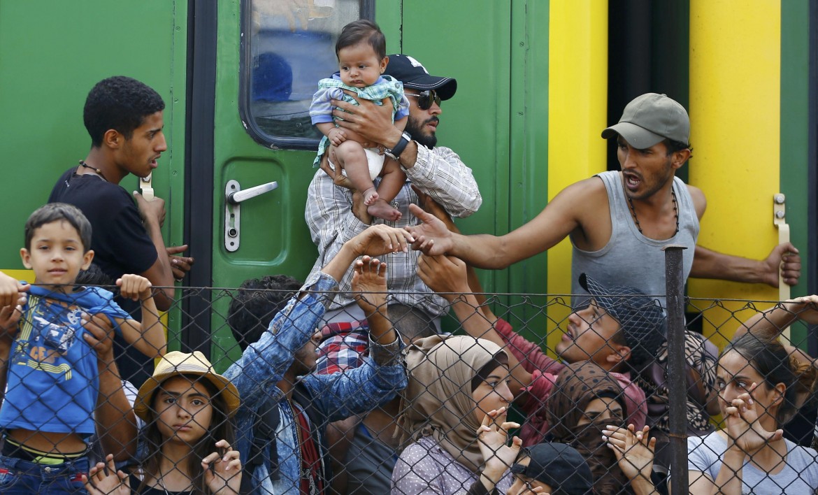«Portiamo i profughi da Budapest a Vienna»