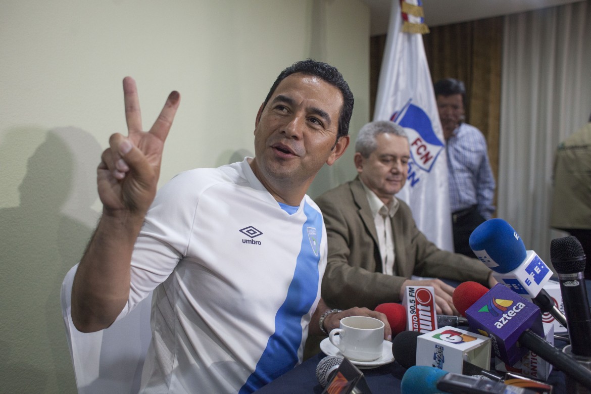Guatemala, il comico Jimmy Morales vince, ma Torres punta al secondo turno