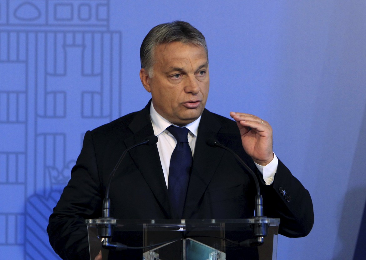 Botte da Orbán a destra