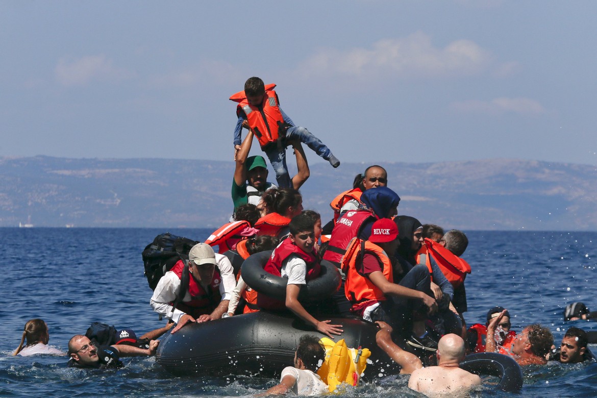 Nell’Egeo è tragedia infinita: 34 le vittime, tanti i bambini