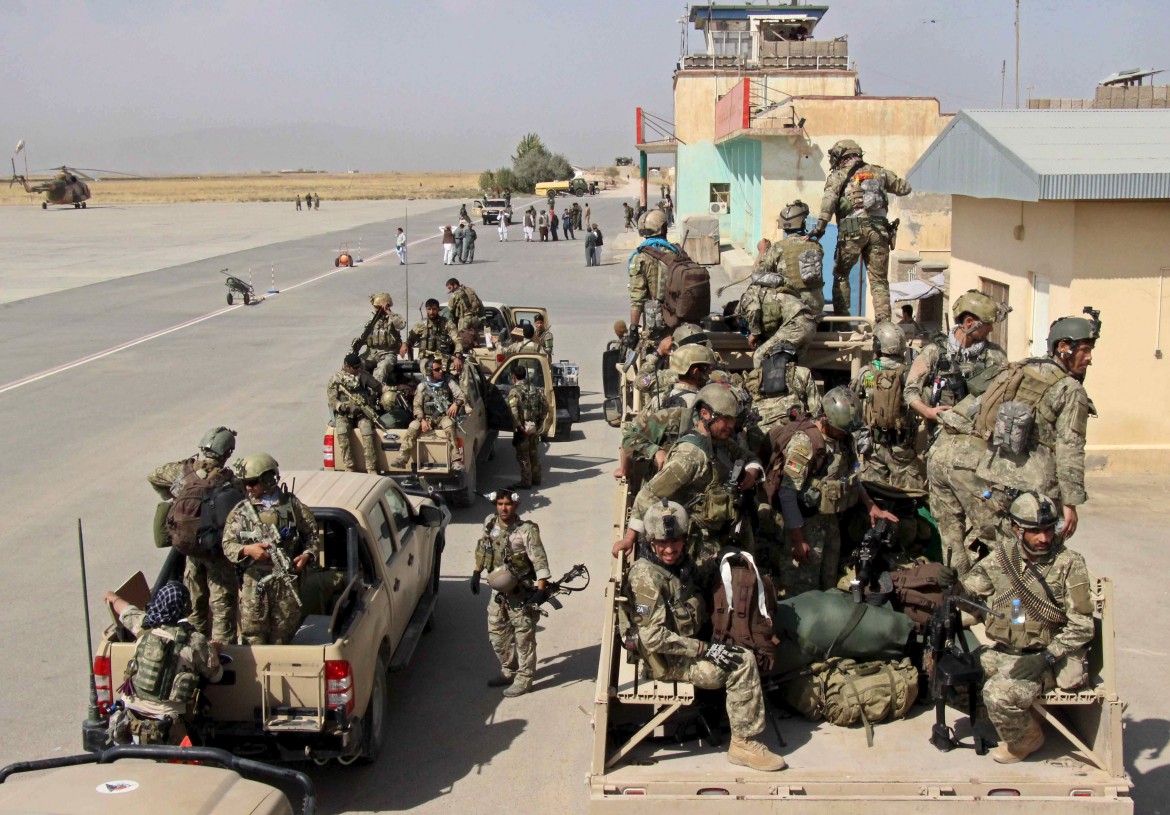Afghanistan, bombardamenti Nato a Kunduz e a terra forze Usa