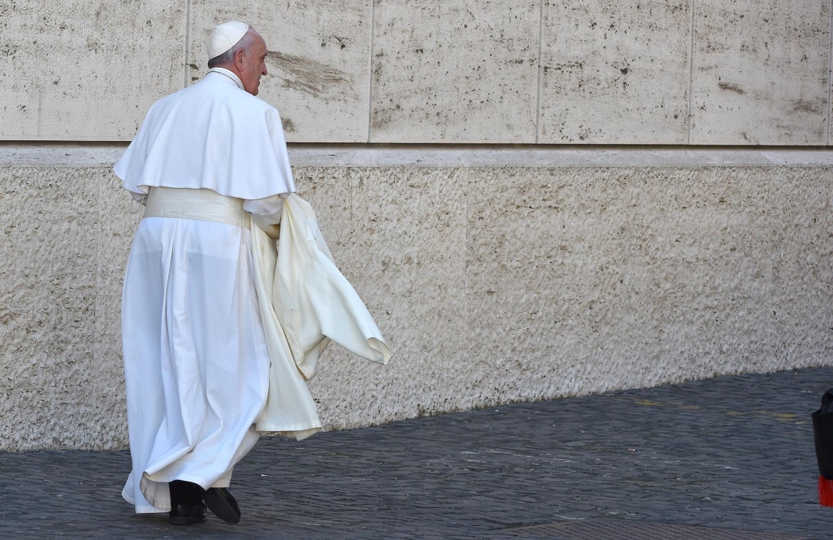 Papa Francesco: «Una barbarie»