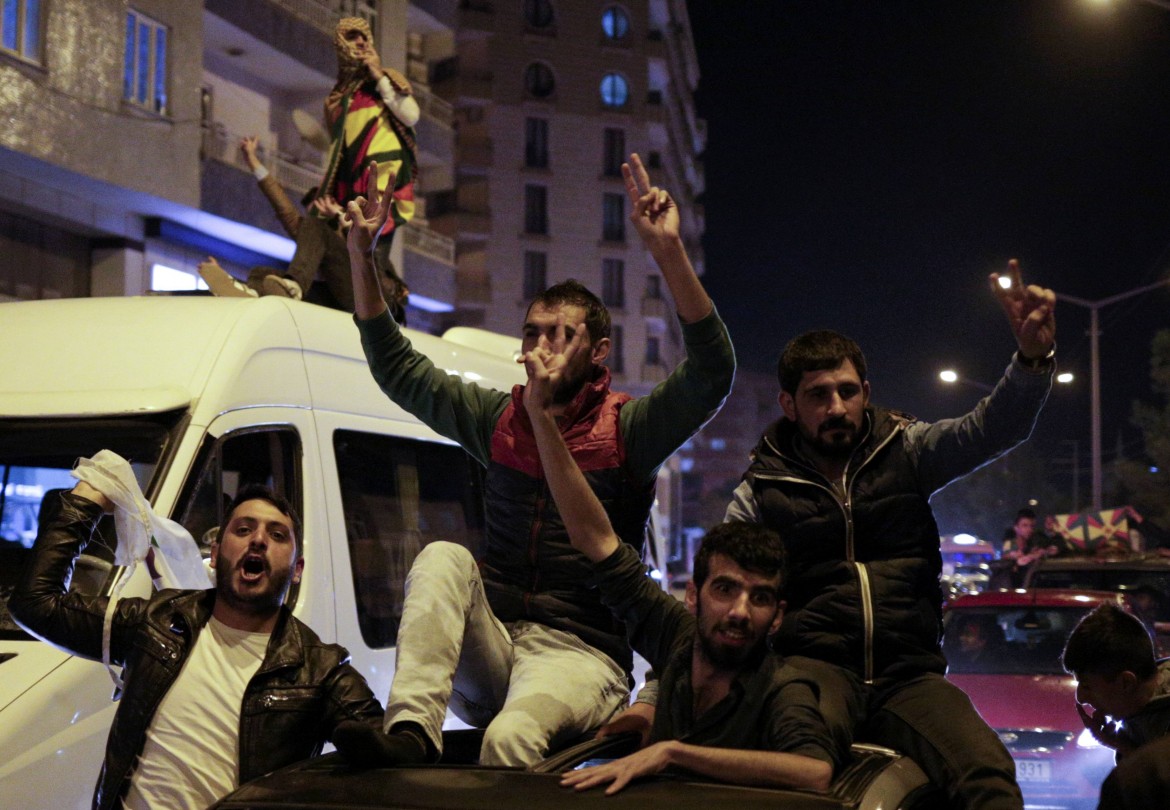 Le barricate della Kobane turca, elezioni e intimidazioni a Cizre