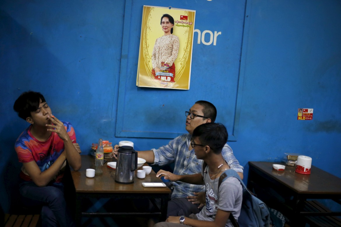 Myanmar, oggi si vota ma la strada per la democrazia è lunga