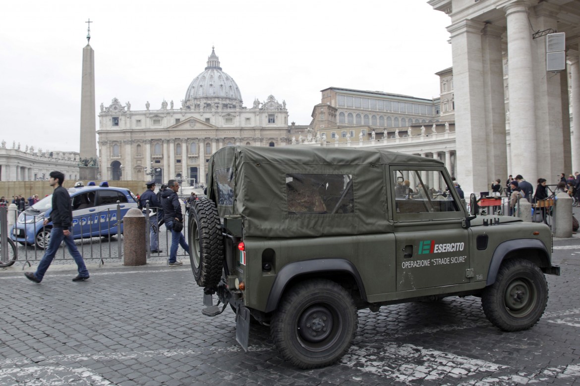 Allarme Fbi: «San Pietro e Duomo a rischio attentati»