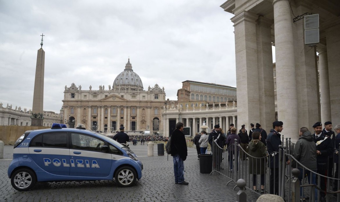 Papa Francesco: “Niente porte blindate nella Chiesa”