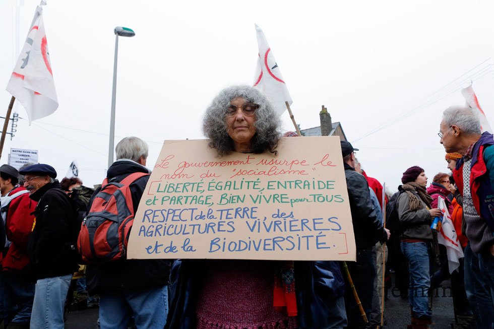 Vietato manifestare a Parigi, ecologisti nel mirino