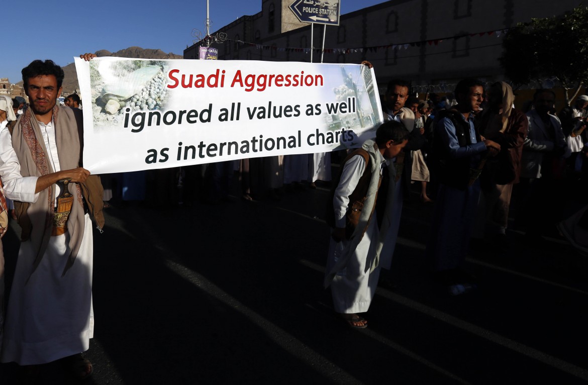 Riyadh risparmia al Qaeda e bombarda gli ospedali