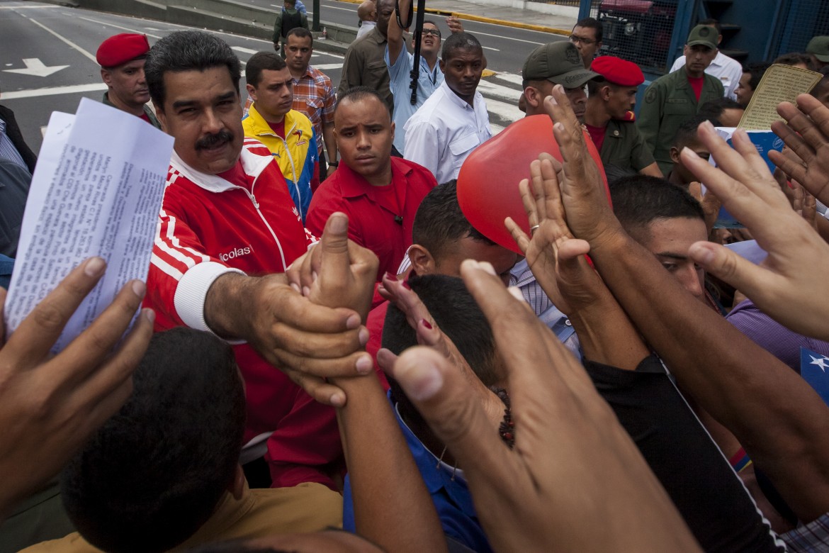 Il Parlamento: referendum contro Maduro. No del Cne