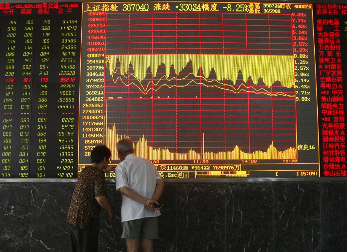 Nuovo tonfo della borsa cinese: le tre cause del crollo a inizio 2016