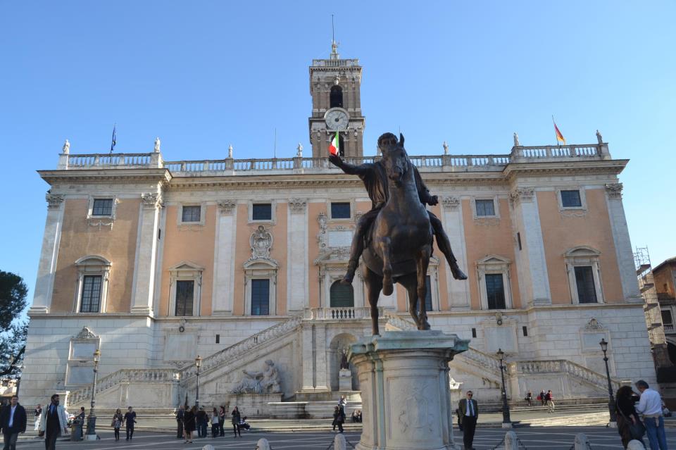 Roma, associazioni in assemblea: «Con i 5 Stelle nulla è cambiato»