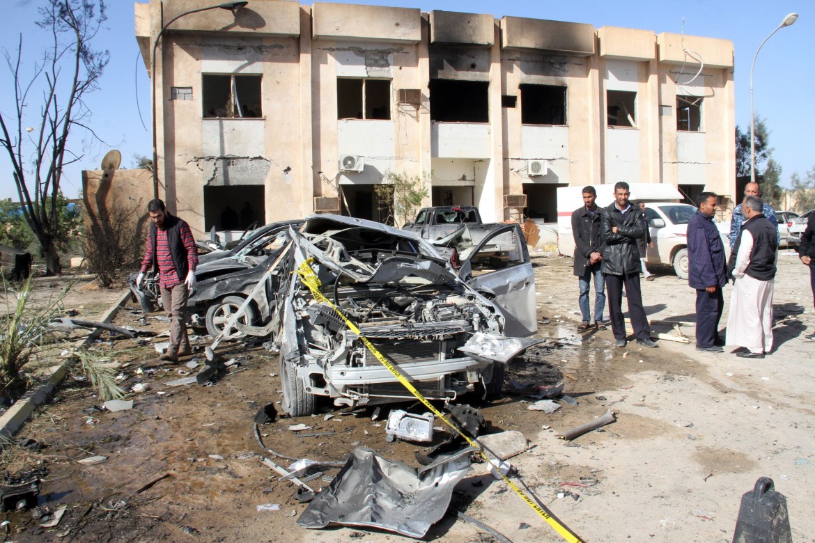 La Libia tra raid anonimi e operazioni umanitarie