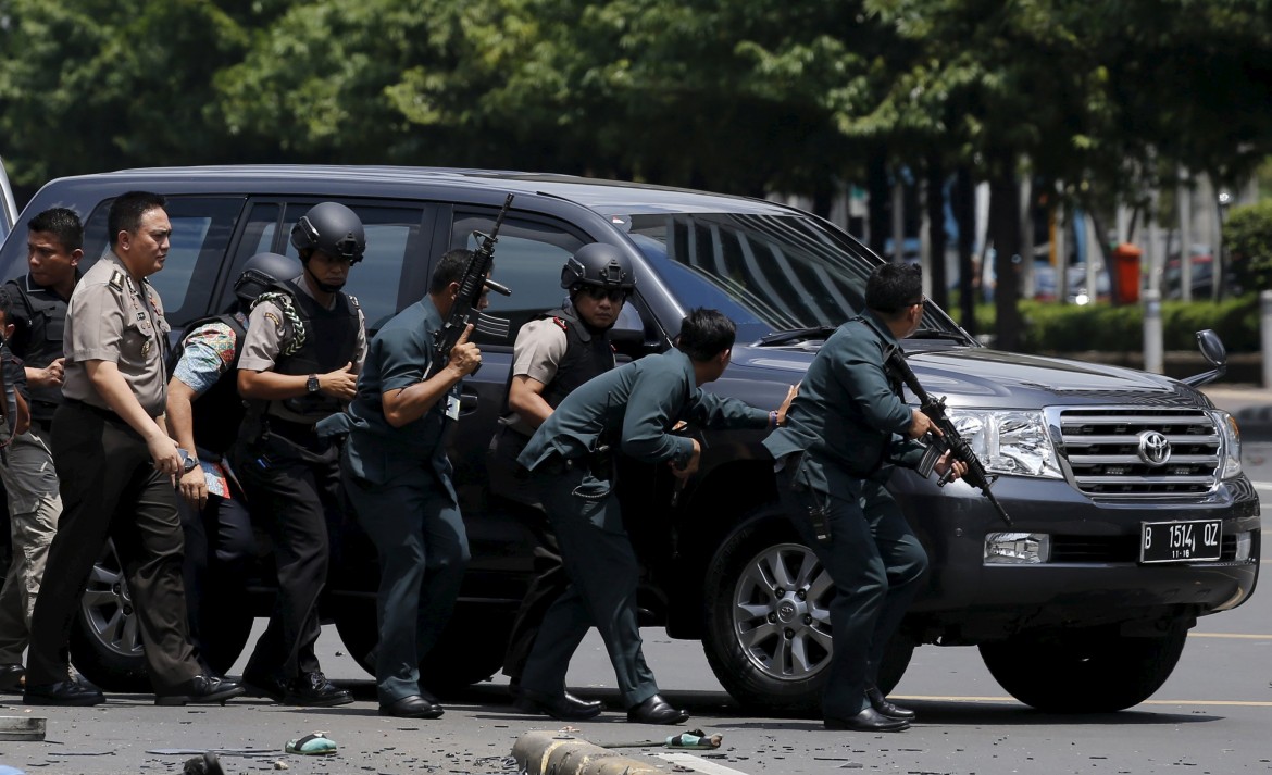 A Jakarta «attacco ai crociati»