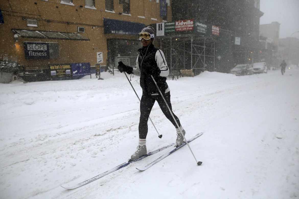 sci brooklyn new york clima neve 23 gennaio 2016 REUTERS Brendan McDermid 2
