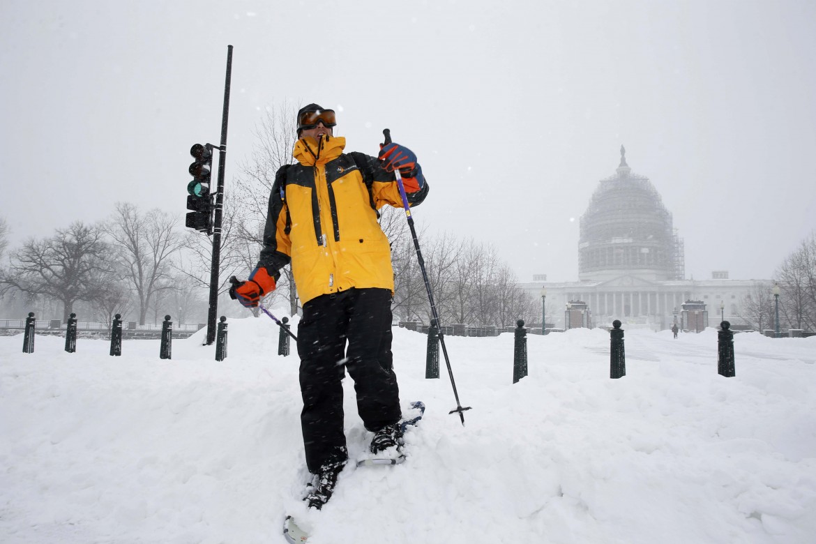 sci capitol hill washington clima neve 23 gennaio 2016 REUTERS Jonathan Ernst