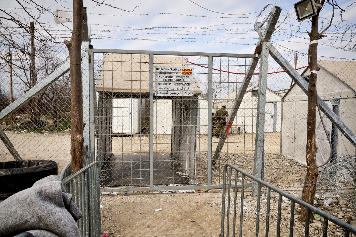 10inchiesta piccola rifugiati grecia macedonia confine foto stefano montesi fv
