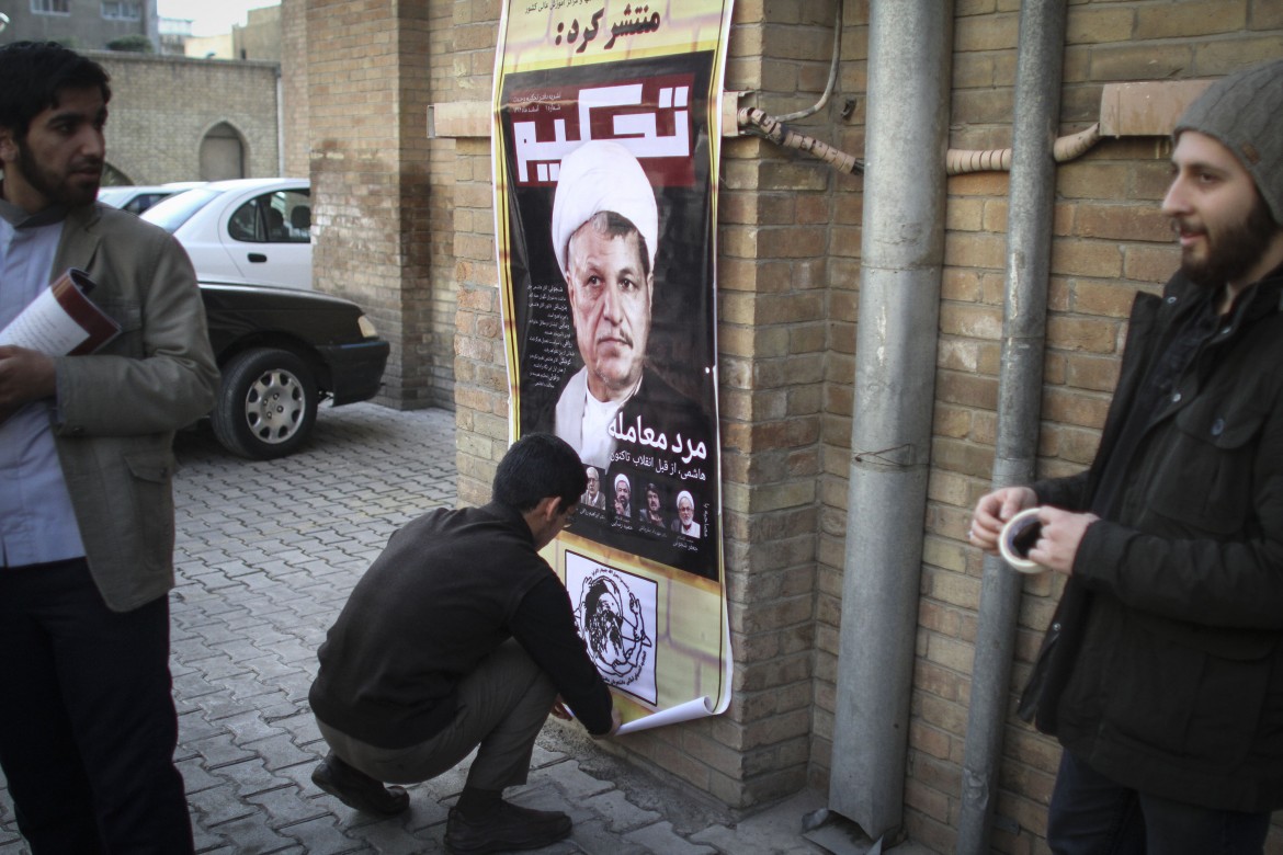 Iran al voto: test per Rohani, scontro moderati-conservatori