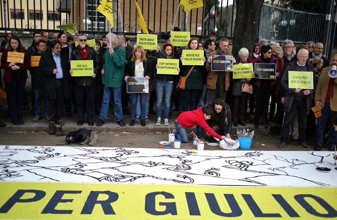 L’Italia civile all’Egitto: date i nomi dei torturatori di Giulio Regeni