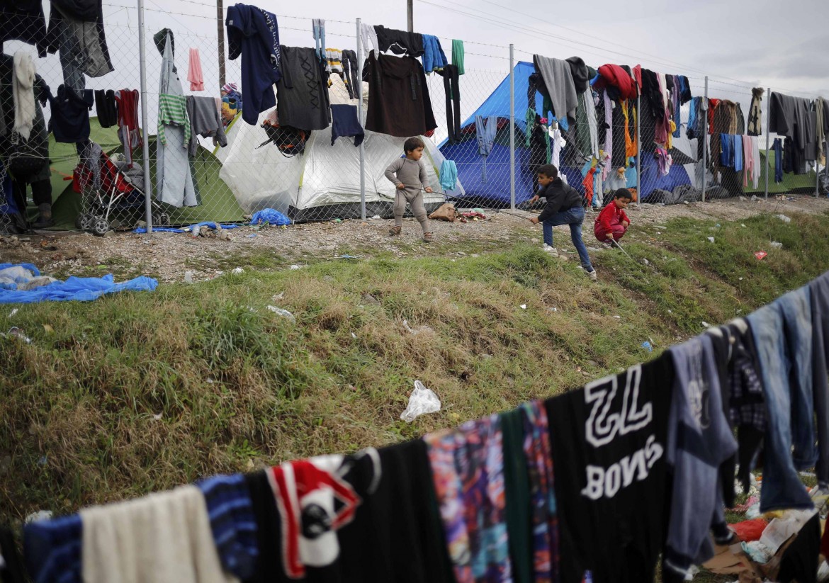 Albania pronta ad accogliere 10mila profughi dalla Grecia