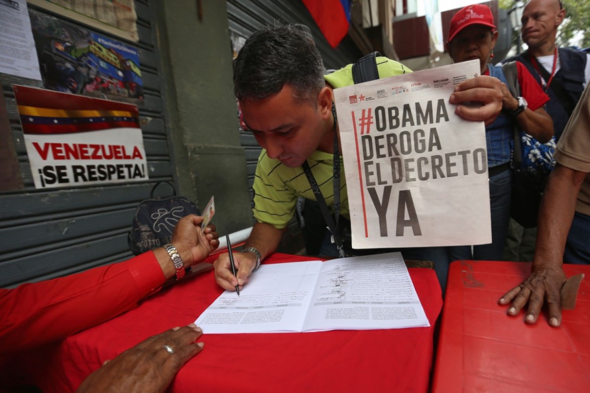 Caracas in piazza contro il decreto Obama