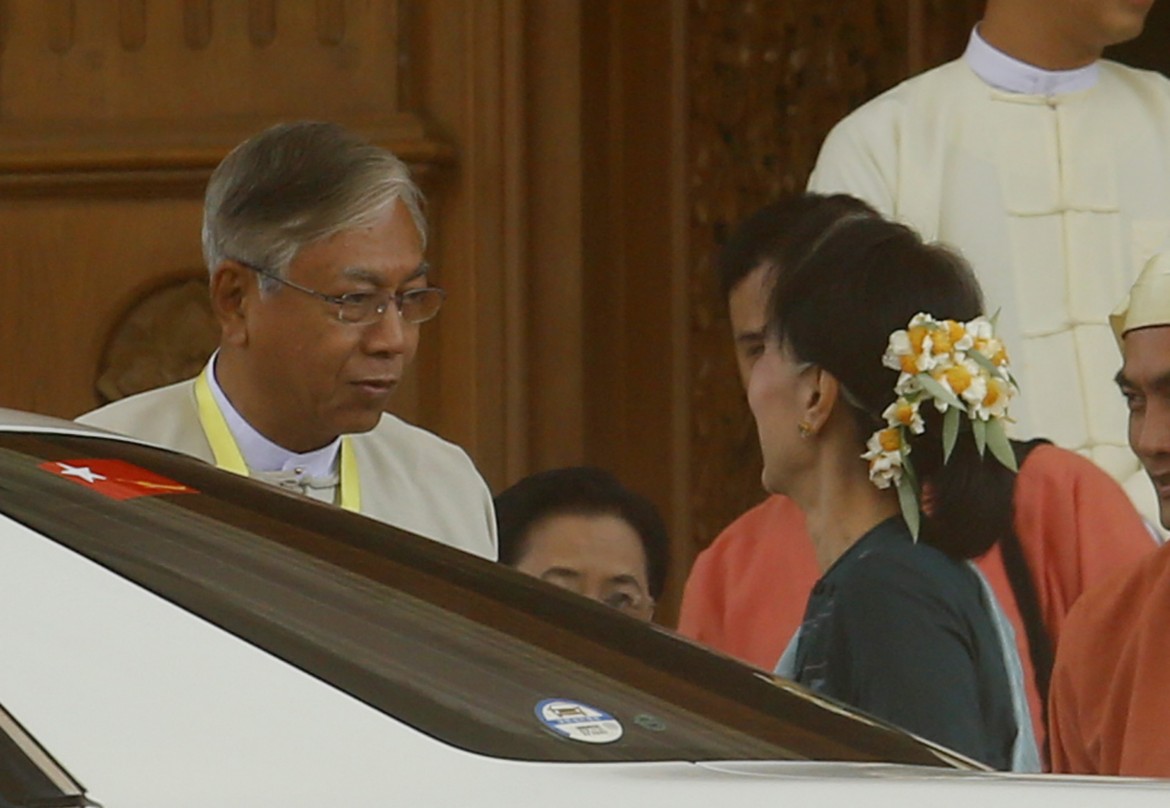 Myanmar, primo presidente civile dopo 50 anni