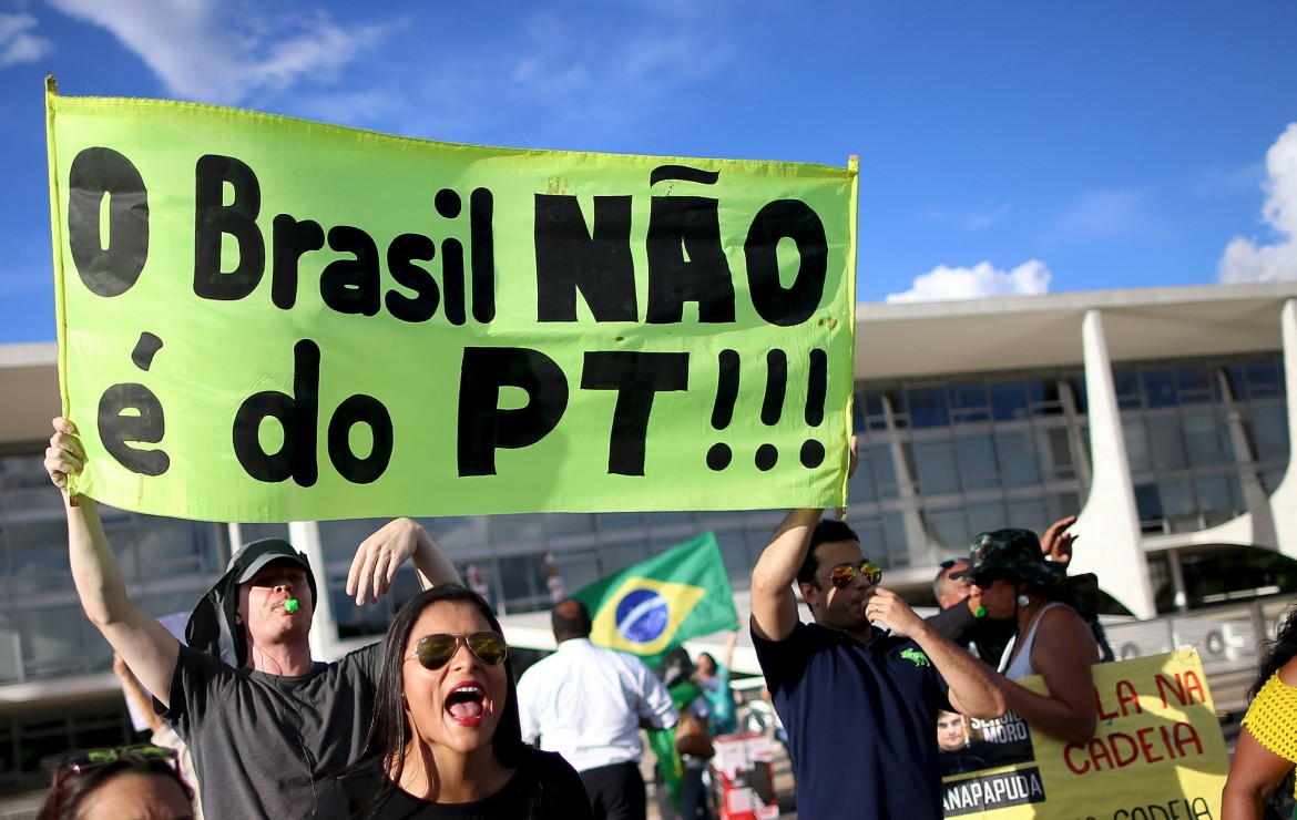 Antunes: «Dilma è pulita, Lula va difeso ma il Pt no»