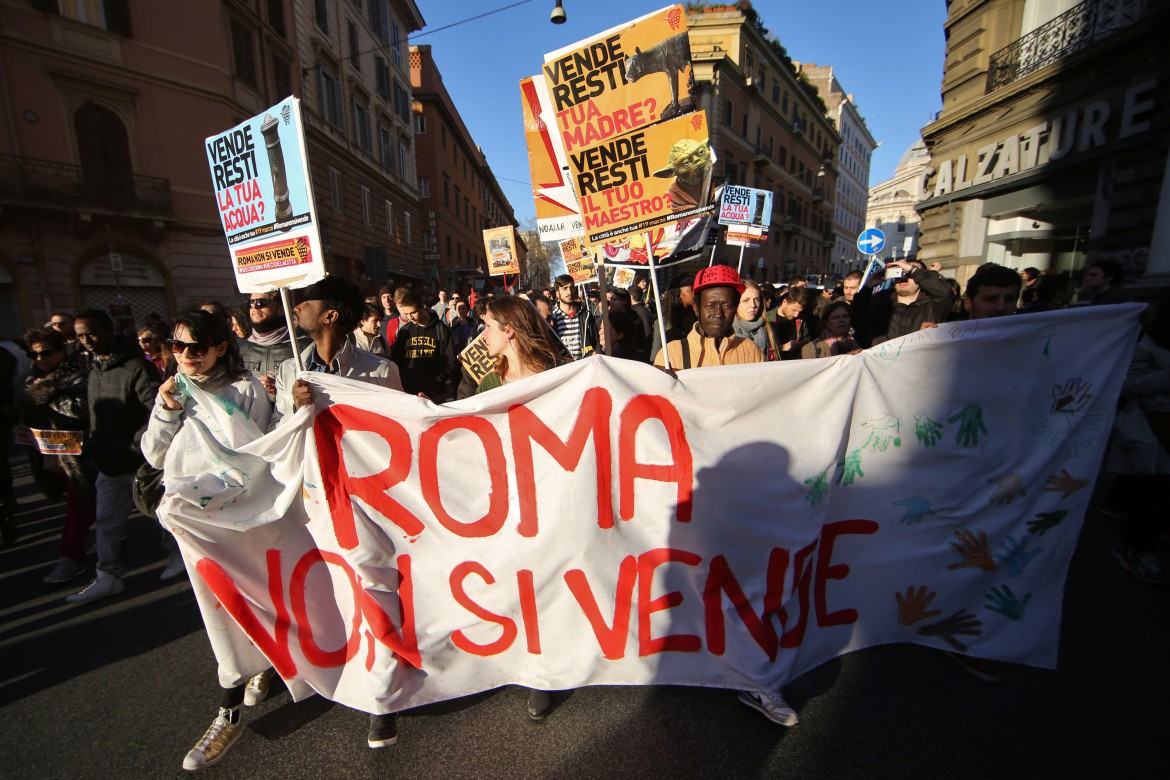 Roma non si vende, la “città bassa” rivendica l’autogoverno