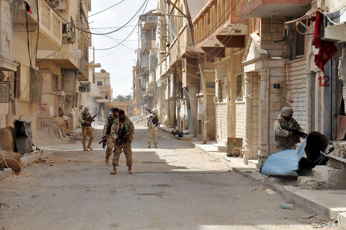 Palmira libera e Mosul più vicina: così si isola l’Isis
